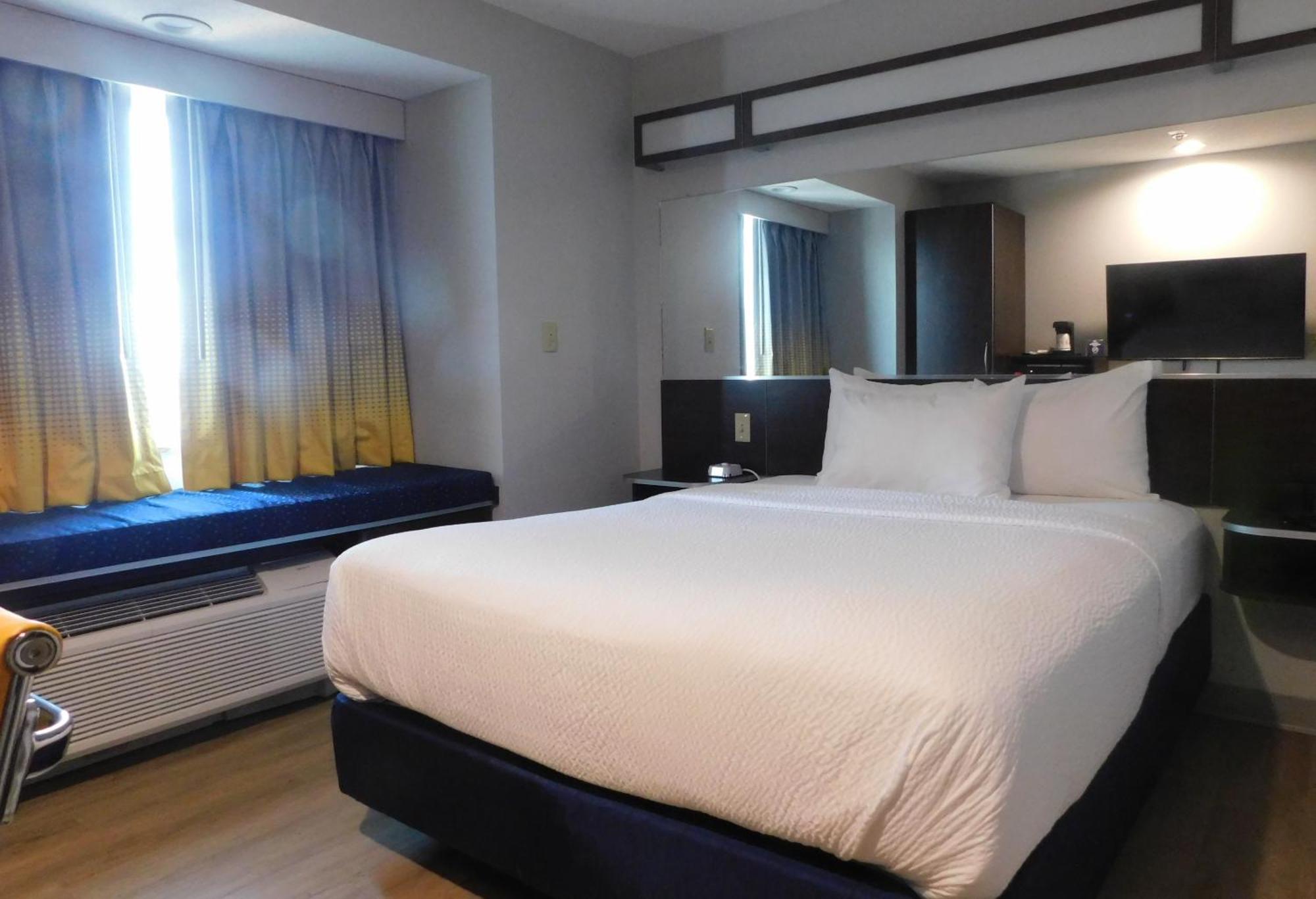 Microtel Inn & Suites By Wyndham Wheeling At The Highlands Triadelphia Eksteriør bilde