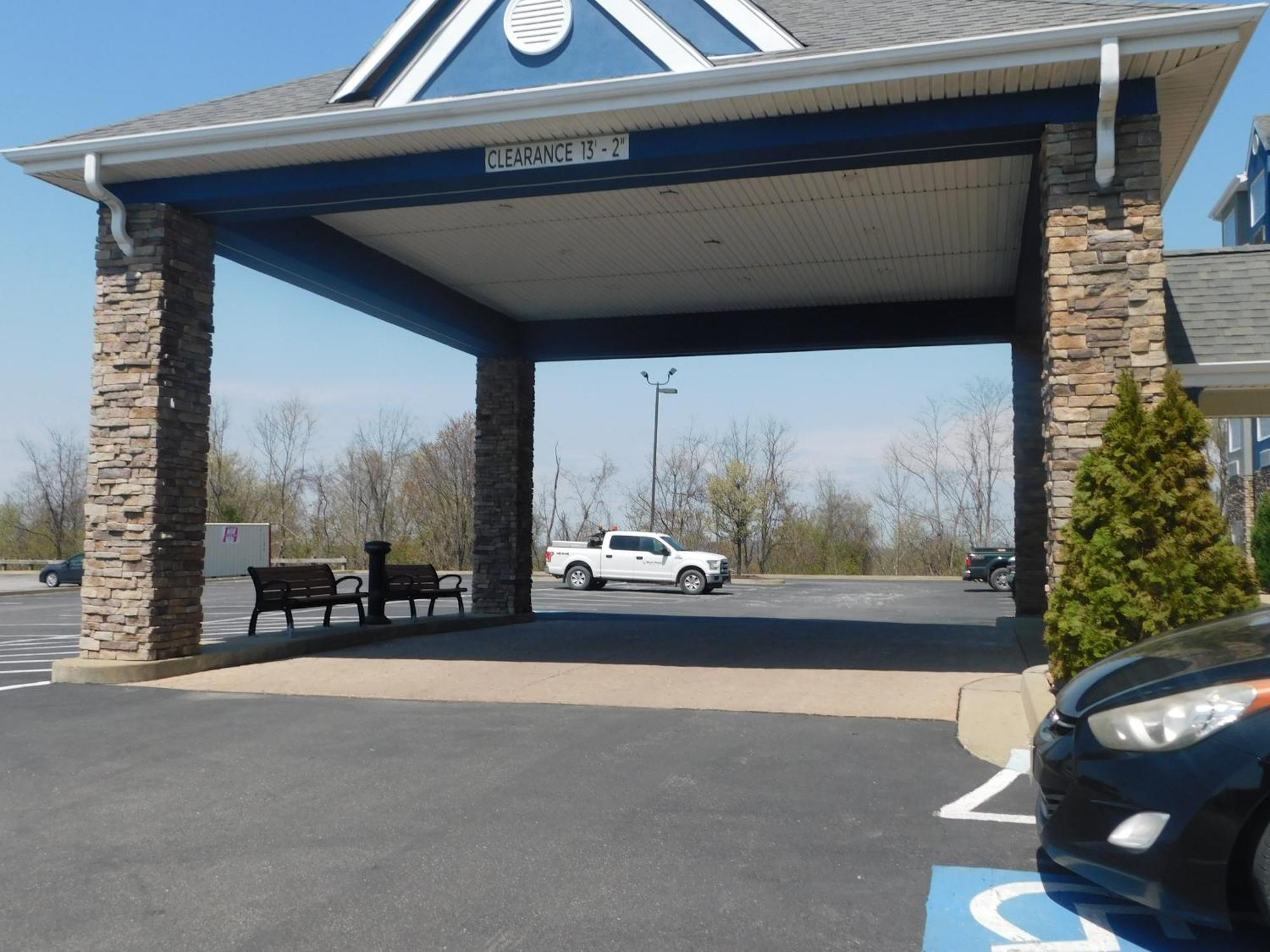 Microtel Inn & Suites By Wyndham Wheeling At The Highlands Triadelphia Eksteriør bilde