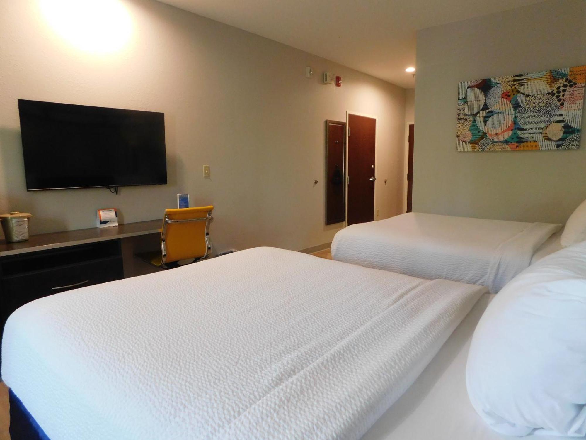 Microtel Inn & Suites By Wyndham Wheeling At The Highlands Triadelphia Eksteriør bilde
