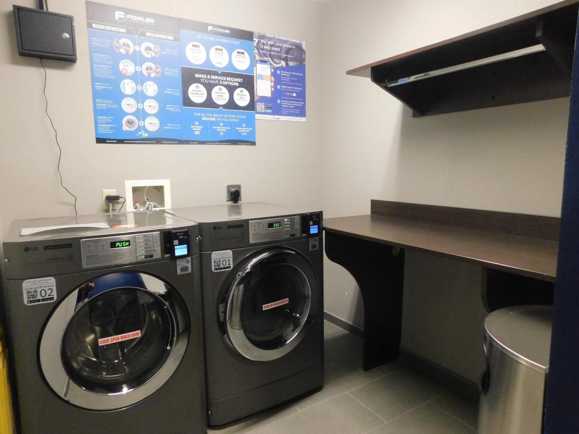 Microtel Inn & Suites By Wyndham Wheeling At The Highlands Triadelphia Eksteriør bilde