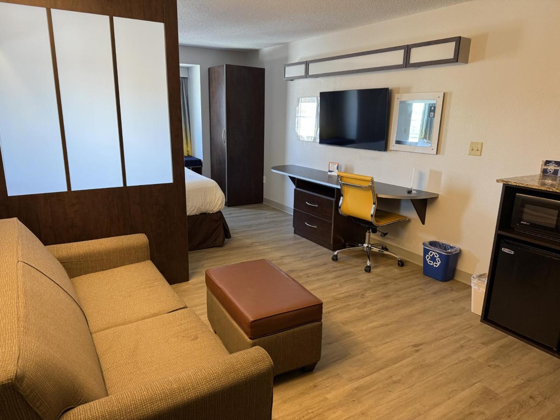 Microtel Inn & Suites By Wyndham Wheeling At The Highlands Triadelphia Eksteriør bilde
