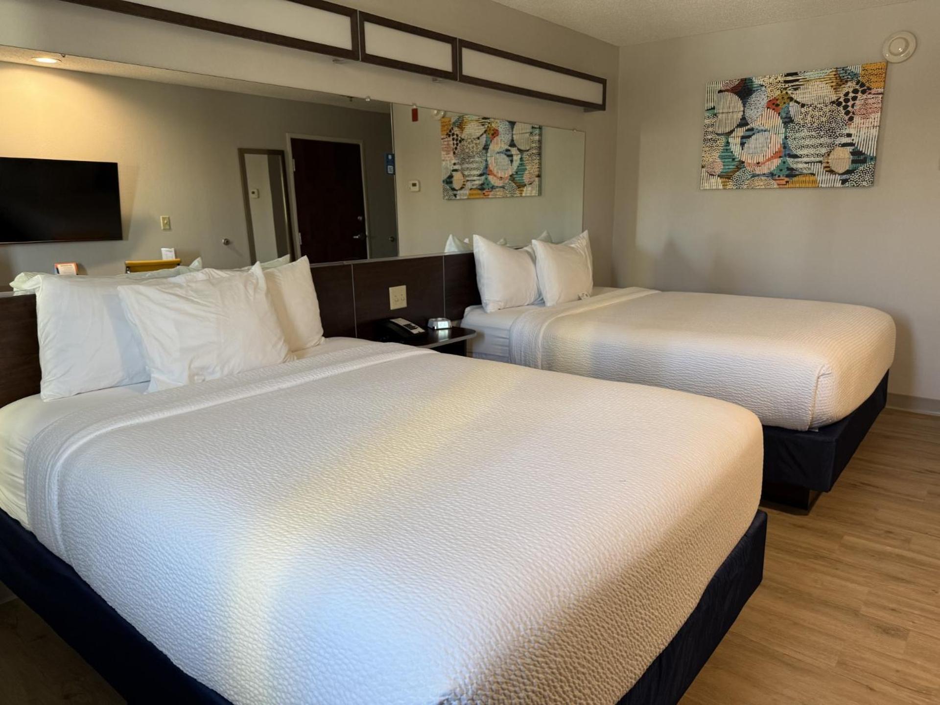 Microtel Inn & Suites By Wyndham Wheeling At The Highlands Triadelphia Eksteriør bilde