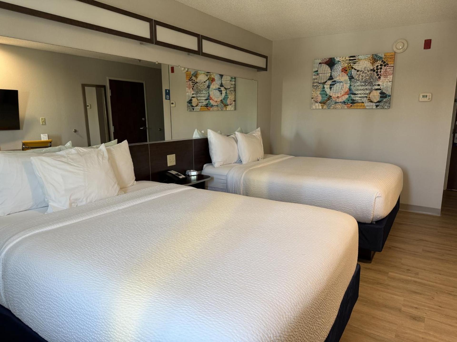 Microtel Inn & Suites By Wyndham Wheeling At The Highlands Triadelphia Eksteriør bilde