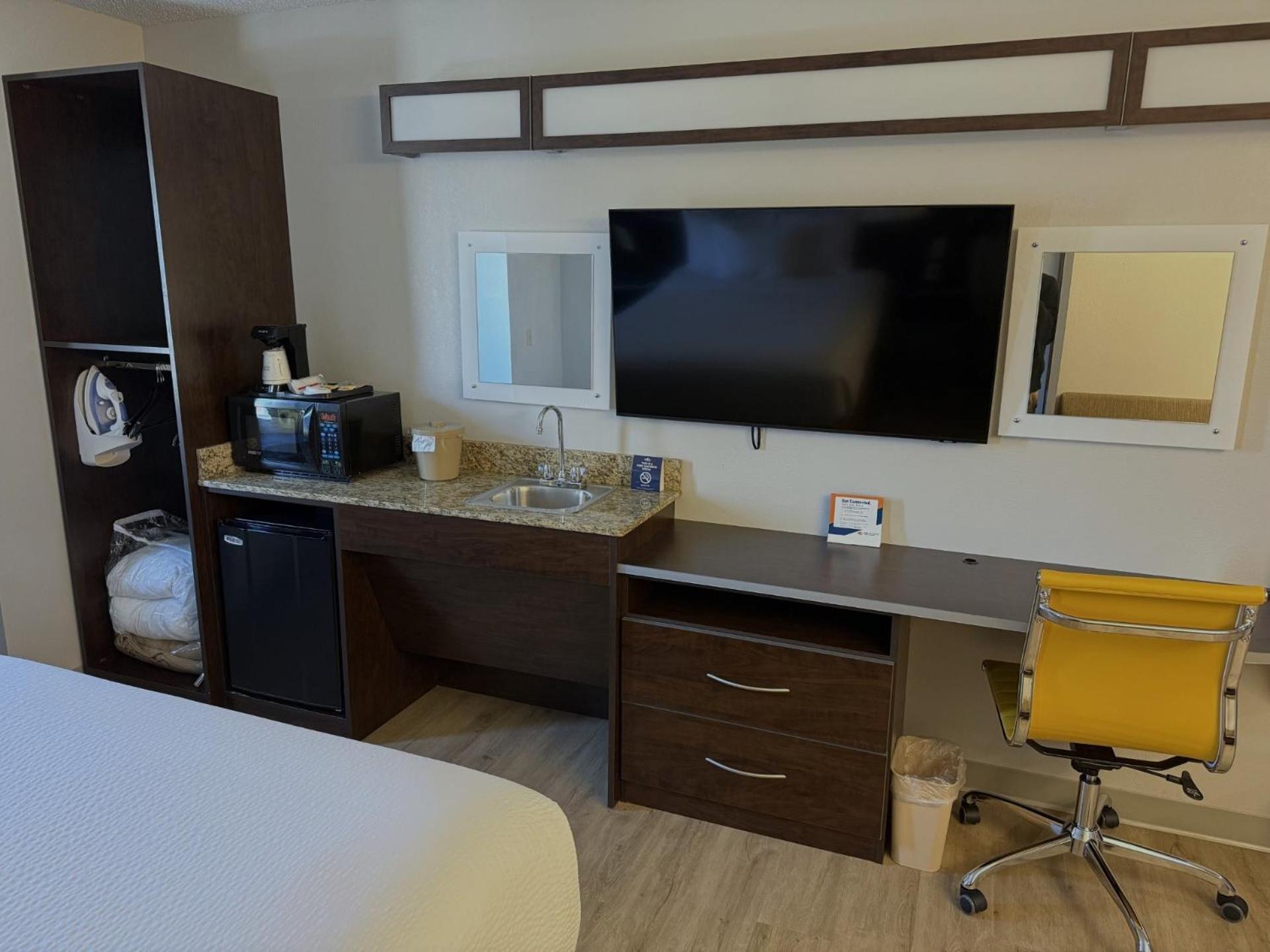 Microtel Inn & Suites By Wyndham Wheeling At The Highlands Triadelphia Eksteriør bilde