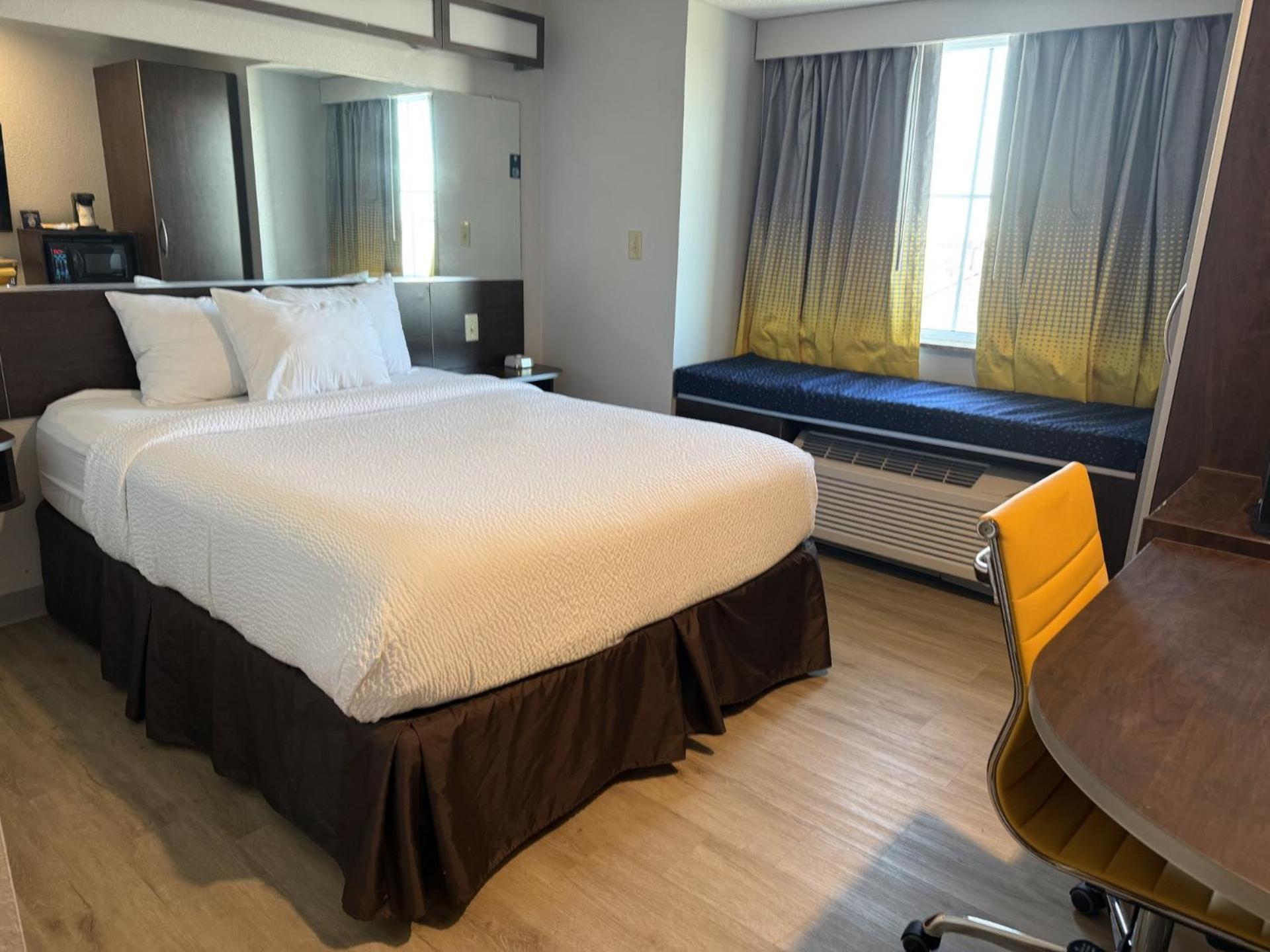 Microtel Inn & Suites By Wyndham Wheeling At The Highlands Triadelphia Eksteriør bilde