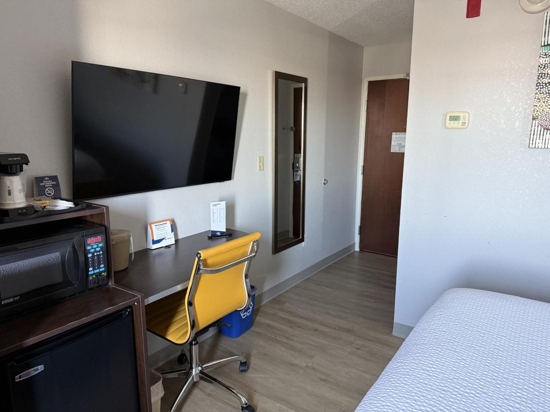 Microtel Inn & Suites By Wyndham Wheeling At The Highlands Triadelphia Eksteriør bilde