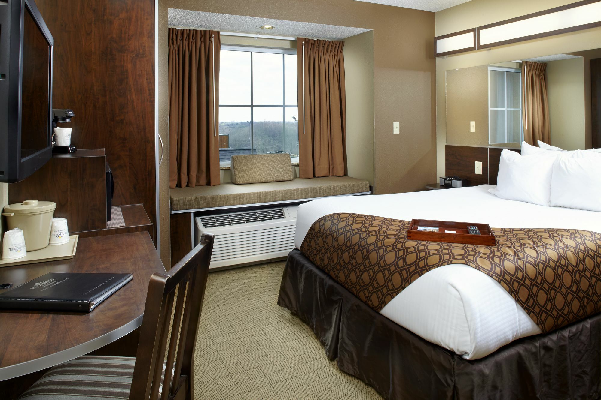 Microtel Inn & Suites By Wyndham Wheeling At The Highlands Triadelphia Eksteriør bilde