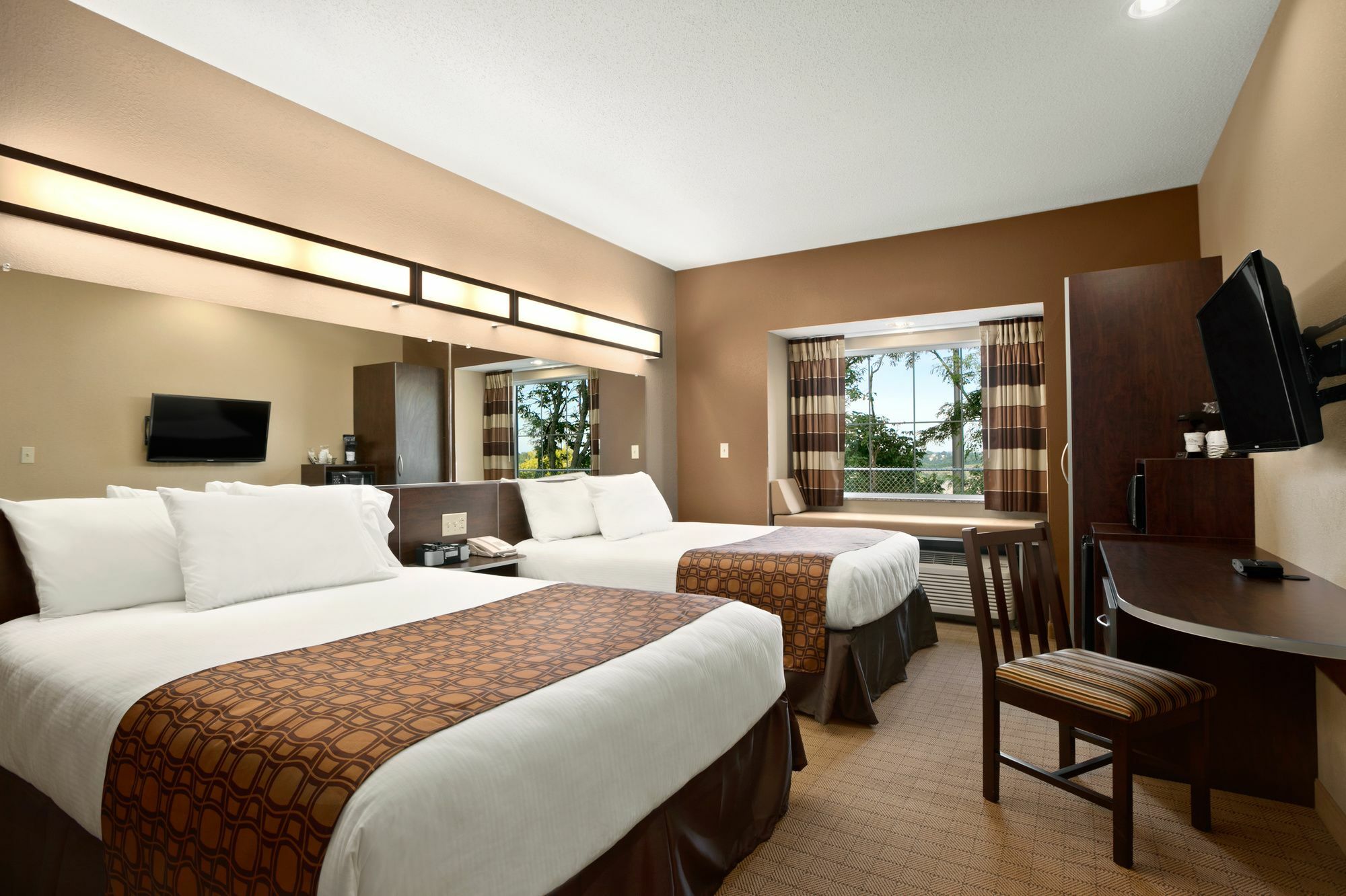 Microtel Inn & Suites By Wyndham Wheeling At The Highlands Triadelphia Eksteriør bilde